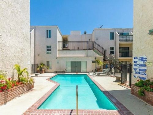 409 Burchett St, Glendale, CA, 91203-1330 | Card Image