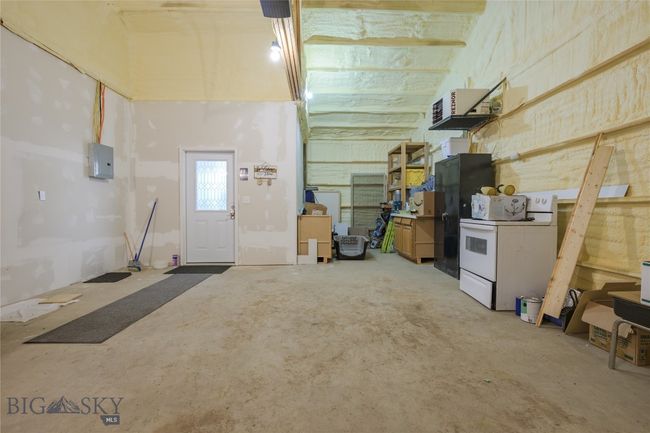 1 Bedroom Apartment/Garage | Image 56