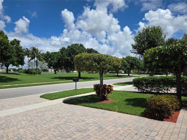 383 Berenger Walk, House other with 5 bedrooms, 3 bathrooms and null parking in Royal Palm Beach FL | Image 33