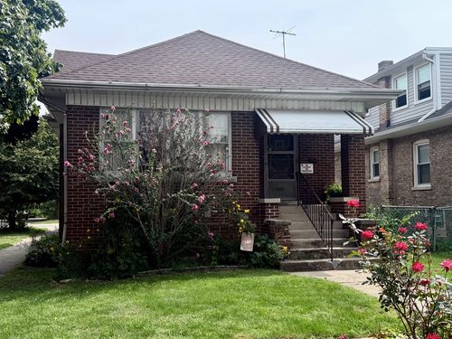 5057 N Keeler Ave, Chicago, IL, 60630-2715 | Card Image