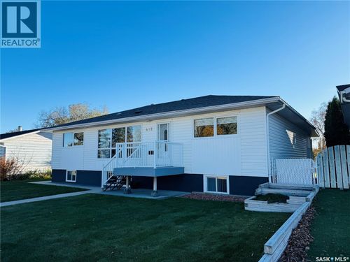 412 7th Ave E, Biggar, SK, S0K0M0 | Card Image