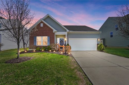 1215 Driftwood Dr, Fairborn, OH, 45324-7588 | Card Image