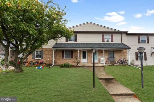 143 Thomas Dr, TELFORD, PA, 18969-2157 | Card Image