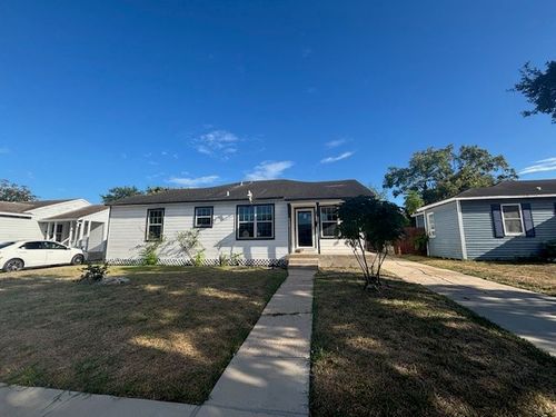 1053 Chamberlain St, Corpus Christi, TX, 78404-2606 | Card Image