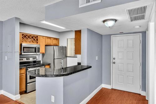 apt-204-2810 N Oakland Forest Dr, Oakland Park, FL, 33309-7608 | Card Image