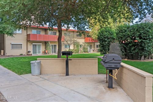 b208-355 E Thomas Rd, Phoenix, AZ, 85012-3242 | Card Image