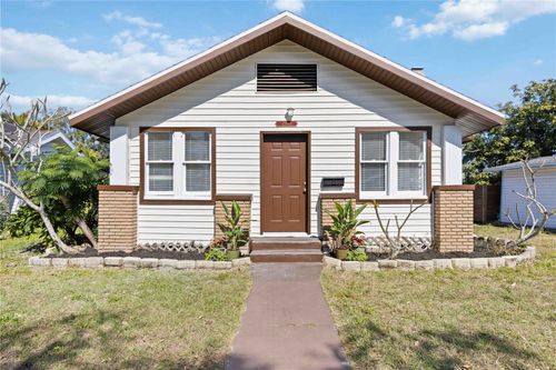 2710 3rd Ave W, BRADENTON, FL, 34205-4906 | Card Image