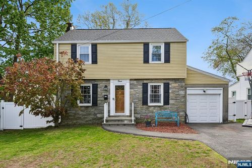 4 Greenwood Ave, West Orange, NJ, 07052-2012 | Card Image