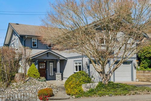 954 Tudor Ave, North Vancouver, BC, V7R1X7 | Card Image