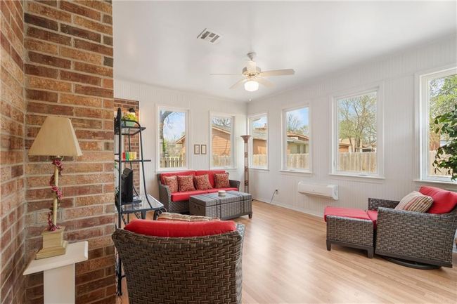Sunroom / solarium with visible vents | Image 25