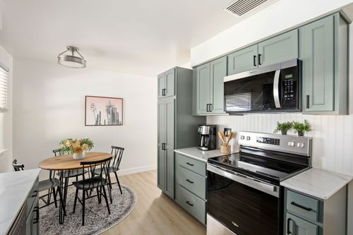 3213 8th Ave N, Great Falls, MT, 59401-2144 | Card Image