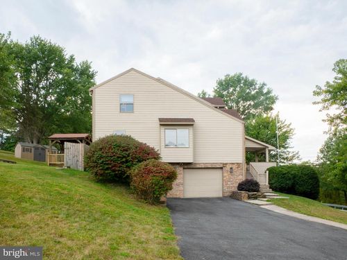 160 Church St, SEVEN VALLEYS, PA, 17360-8709 | Card Image