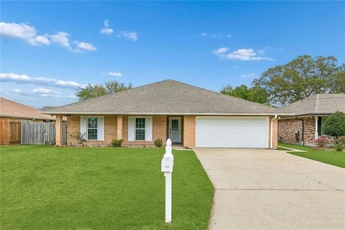 404 Avenue A, Belle Chasse, LA, 70037-2305 | Card Image