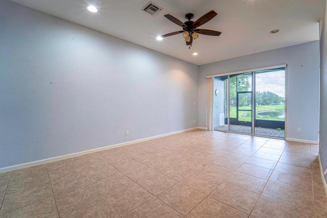 2177 Sw Cape Cod Dr, Condo with 3 bedrooms, 3 bathrooms and null parking in Port St. Lucie FL | Image 9