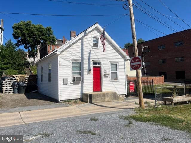 Holburn Ave, Hagerstown, MD 21740