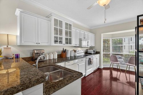 101-1685 42nd Sq, Vero Beach, FL, 32960-0553 | Card Image