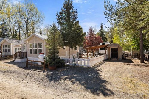 33/35 A Street, Cascade, ID, 83611 | Card Image