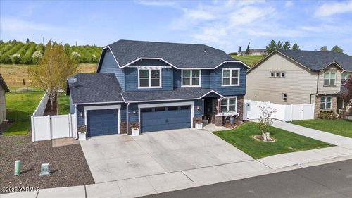 7803 Fremont Way, Yakima, WA, 98908-2088 | Card Image