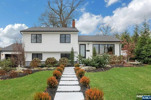 81 Pascack Ave, Emerson, NJ, 07630-1166 | Card Image