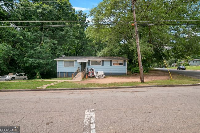 1043 Isa Drive Se, House other with 3 bedrooms, 1 bathrooms and 3 parking in Atlanta GA | Image 2
