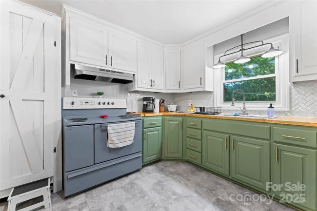 851 Gist Rd, House other with 3 bedrooms, 2 bathrooms and null parking in Rock Hill SC | Image 13