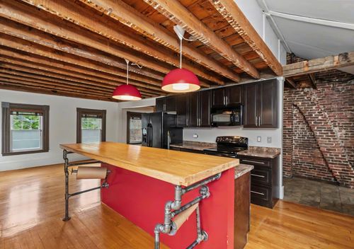 2-79 Pleasant St, Manchester, NH, 03101-2319 | Card Image