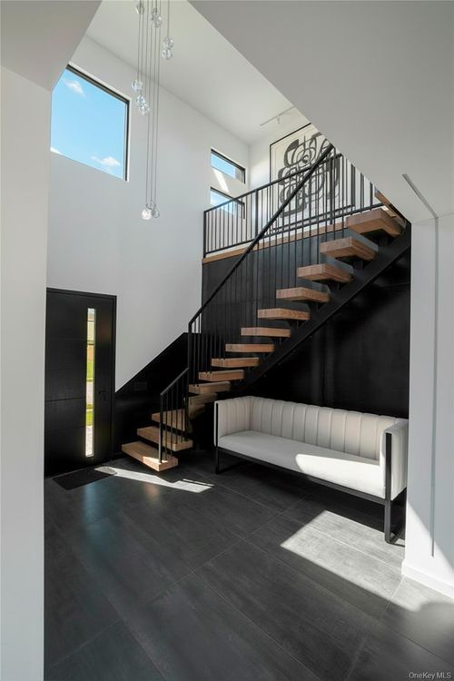 1 Short Ln, Levittown, NY, 11756-4020 | Card Image