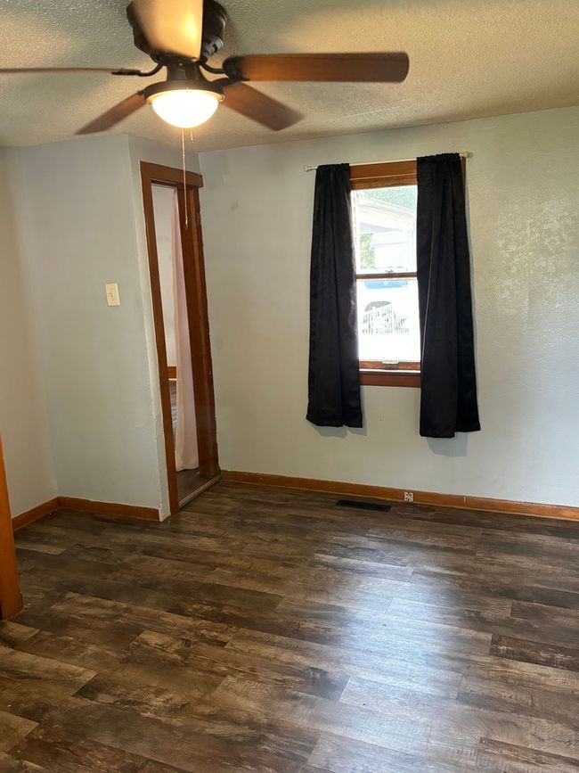 307 E Wilson St, House other with 3 bedrooms, 1 bathrooms and 1 parking in Villa Grove IL | Image 15