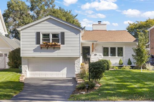 211 Crest Rd, Glen Ellyn, IL, 60137-5403 | Card Image