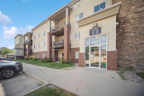 1307-6350 Coachlight Dr, West Des Moines, IA, 50266 | Card Image