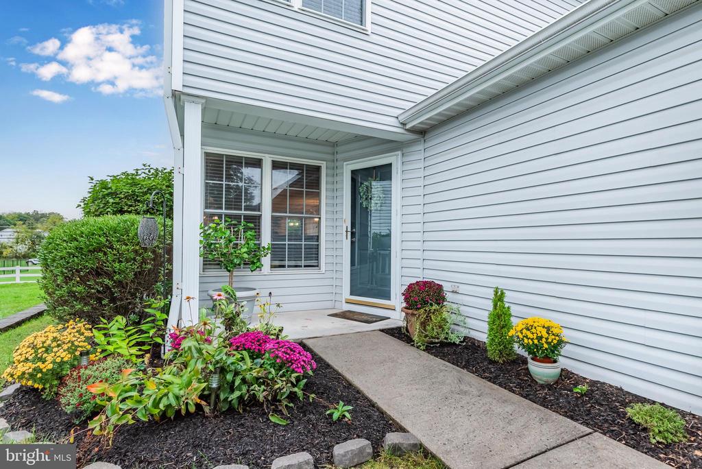 Mallard Dr, Etters, PA 17319