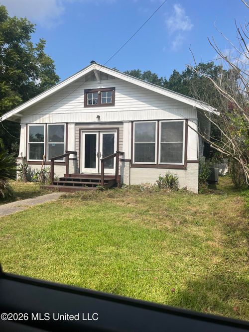 1127 Amar St, Waveland, MS, 39576-2703 | Card Image