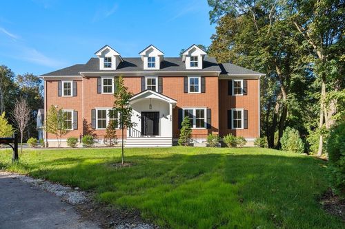 20 Oakland St, Wellesley, MA, 02481-5210 | Card Image
