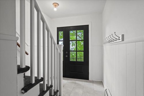 32 Brady Ave, New Rochelle, NY, 10805-1214 | Card Image