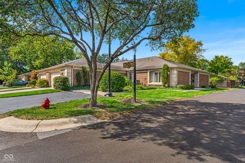 8518-8518 Bent Tree Ct, Indianapolis, IN, 46260-2348 | Card Image