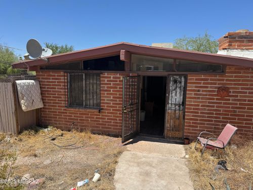 206 W Blacklidge Dr, Tucson, AZ, 85705-3832 | Card Image