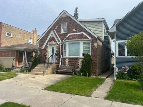 4918 W Winnemac Ave, Chicago, IL, 60630-2435 | Card Image