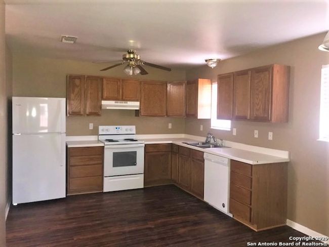 168 Plainview Dr, House other with 3 bedrooms, 2 bathrooms and null parking in Poth TX | Image 6