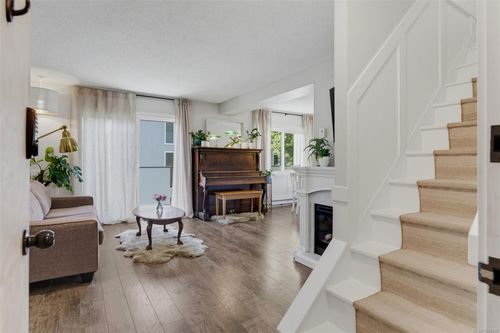 30-477 Lampson St, Esquimalt, BC, V9A5Z4 | Card Image
