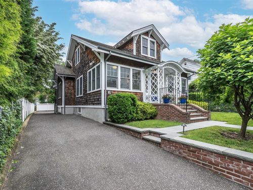 29 Birch St, Locust Valley, NY, 11560-1707 | Card Image