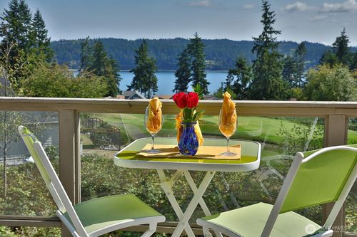 4942 Harbor Hills Dr, Freeland, WA, 98249-9792 | Card Image