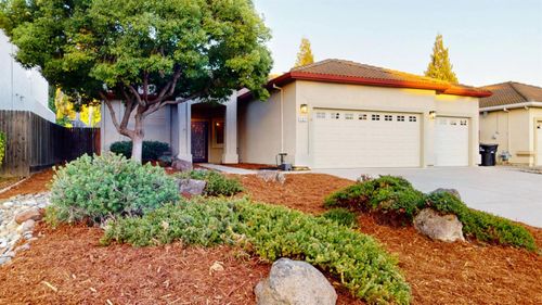 127 Douglas Dr, Lincoln, CA, 95648-2801 | Card Image