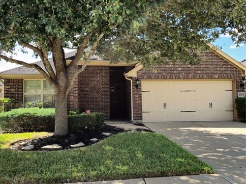 2011 Manchester Crossing Dr, Fresno, TX, 77545-6109 | Card Image