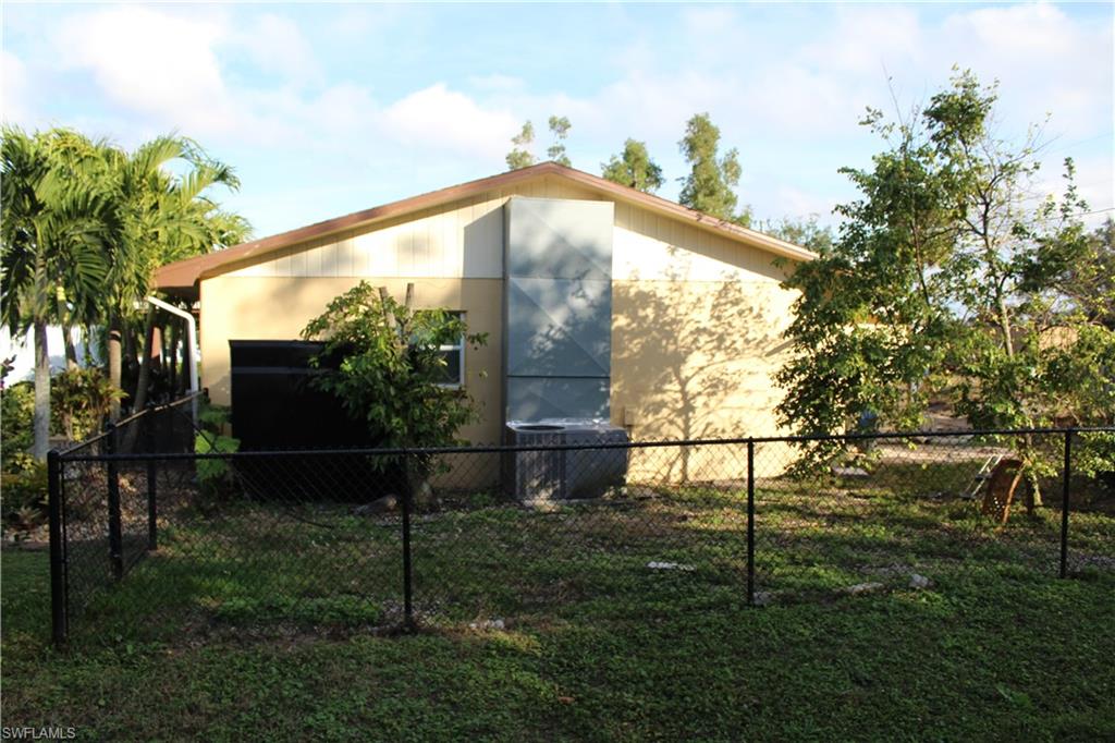 Residential in NORTH FORT MYERS 4