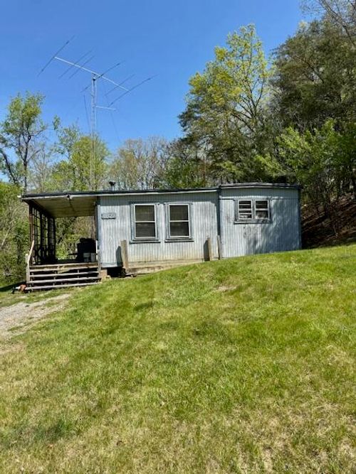 1142 Davis Ln, Vinton, VA, 24179-3826 | Card Image