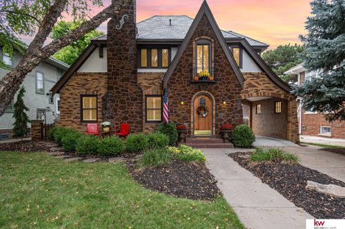 104 S 52nd St, Omaha, NE, 68132-3540 | Card Image