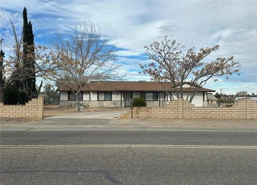 9470 Peach Ave, Hesperia, CA, 92345 | Card Image