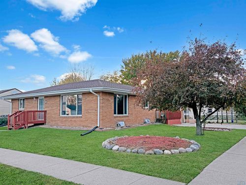 121 N 19th St, Dakota City, NE, 68731-5039 | Card Image