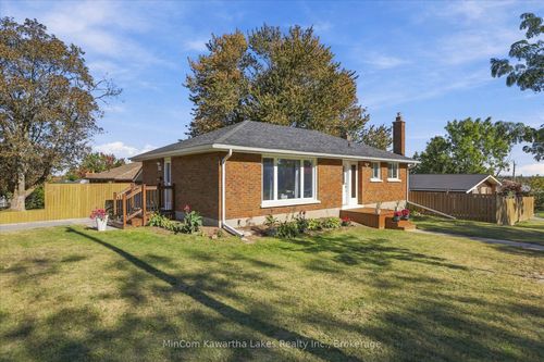 398 Applegrove Ave, Peterborough, ON, K9H5L7 | Card Image