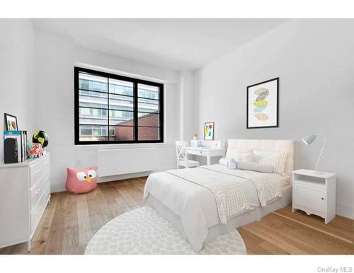 apt-204-27 44th Dr, Long Island City, NY, 11101-3024 | Card Image
